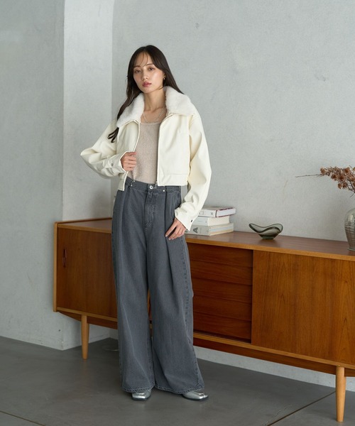 earth music&ecology(アースミュージックアンドエコロジー)の「タックホックデニムパンツ(デニムパンツ・レディース・ライトインディゴブルー/ブラック/ライトグレー・M/S)」の17枚目の写真