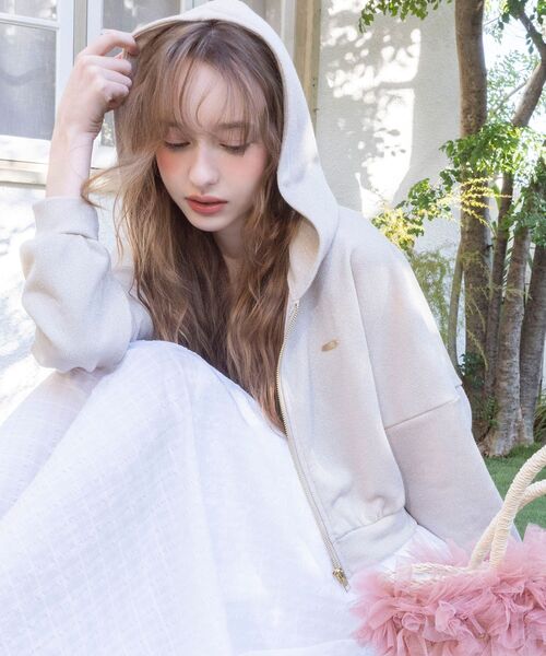 MAJESTIC LEGON（マジェスティックレゴン）の「ショート丈裏毛ジップパーカー（パーカー・レディース・アイボリー/グレー/チャコールグレー・MEDIUM）」の2枚目の写真