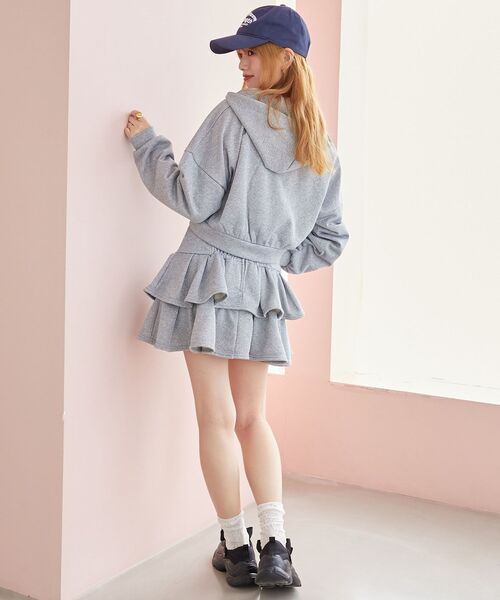 MAJESTIC LEGON（マジェスティックレゴン）の「ショート丈裏毛ジップパーカー（パーカー・レディース・アイボリー/グレー/チャコールグレー・MEDIUM）」の6枚目の写真