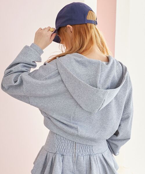 MAJESTIC LEGON（マジェスティックレゴン）の「ショート丈裏毛ジップパーカー（パーカー・レディース・アイボリー/グレー/チャコールグレー・MEDIUM）」の9枚目の写真