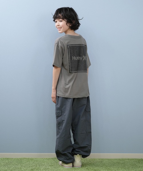 Hurley (ハーレー)の「Hurley/ハーレー SQUARE LOGO OVRSZD SS TEE キッズ Tシャツ BCSS251087(Tシャツ/カットソー・キッズ・グレイッシュベージュ/ブラック/ホワイト・130cm/140cm/150cm/160cm)」の15枚目の写真