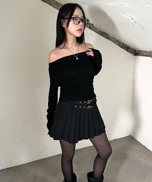 4INT.(フォイント)の「【3way】 アシンメトリー ドレープ シャーリング 長袖 トップス(Tシャツ/カットソー・レディース・ホワイト/ベージュ/ブラック・FREE)」の11枚目の写真