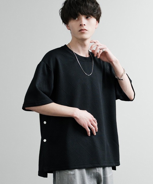 Rocky Monroe(ロッキーモンロー)の「オーバーサイズサイドスナップスリット ハーフスリーブTシャツ(Tシャツ/カットソー・メンズ・ブラック/ホワイト/グレー・L/M/XL)」の1枚目の写真
