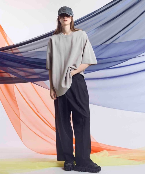MAISON SPECIAL（メゾンスペシャル）の「《UNISEX》18G Washable Milan Ribs Prime-Over Short Sleeve Crew Neck Knit T-Shirt/18GウォッシャブルミラノリブウールプライムオーバーショートスリーブクルーネックニットTシャツ【MAISON SPECIAL/メゾンスペシャル】（Tシャツ/カットソー・メンズ・ブルー/グレイッシュベージュ/チャコールグレー/パープル/ブラック・2/1/0）」の7枚目の写真
