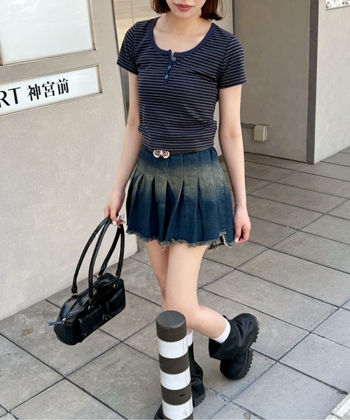 Teem Store（チームストア）の「【新色追加！】ボーダークロップドTシャツ 半袖 ピチT ヘンリーネック ダークボーダー（Tシャツ/カットソー・レディース・その他/グレー・S/M）」の10枚目の写真