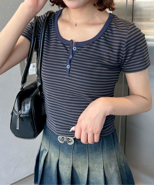 Teem Store（チームストア）の「【新色追加！】ボーダークロップドTシャツ 半袖 ピチT ヘンリーネック ダークボーダー（Tシャツ/カットソー・レディース・その他/グレー・S/M）」の13枚目の写真
