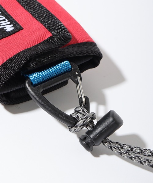 WILD THINGS（ワイルドシングス）の「WILD THINGS ナイロン ネックミニウォレット DELFY採用（ボディバッグ/ウエストポーチ・メンズ・レッド/ブラック・FREE）」の5枚目の写真