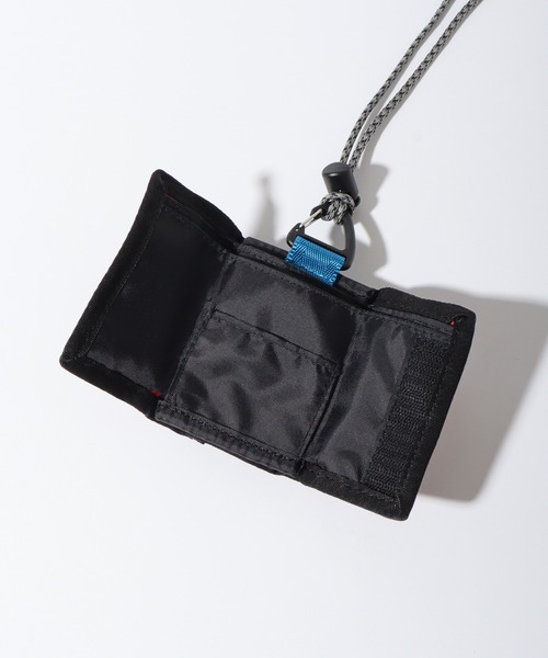 WILD THINGS（ワイルドシングス）の「WILD THINGS ナイロン ネックミニウォレット DELFY採用（ボディバッグ/ウエストポーチ・メンズ・レッド/ブラック・FREE）」の8枚目の写真