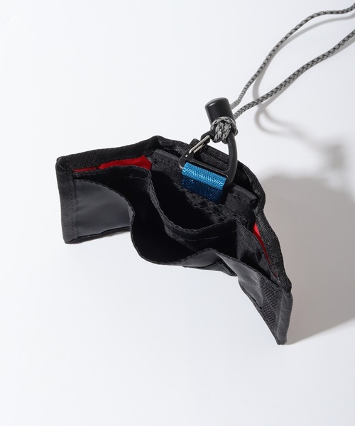WILD THINGS（ワイルドシングス）の「WILD THINGS ナイロン ネックミニウォレット DELFY採用（ボディバッグ/ウエストポーチ・メンズ・レッド/ブラック・FREE）」の9枚目の写真
