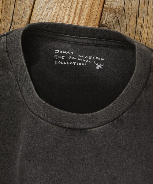 Jonas Claesson（ジョナスクレアッソン）の「JONAS CLAESSON/ジョナス クレアッソン Surfing animals Short Sleeve Tee/サーフィンアニマルズ バックプリント Tシャツ（Tシャツ/カットソー・メンズ・ブラック/ホワイト/ライトグレー/レッド・LARGE/MEDIUM）」の6枚目の写真