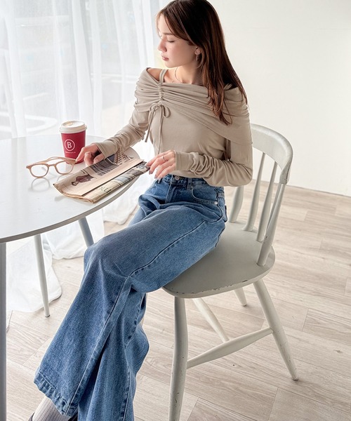 classicalelf(クラシカルエルフ)の「程よい肌見せ、ヘルシースタイル。オフショルリボンカットプルオーバー(長袖)(Tシャツ/カットソー・レディース・ブルー/グレイッシュベージュ/モカ/ブラック/チャコール/オートミール・SMALL/MEDIUM/LARGE/X-LARGE)」の16枚目の写真