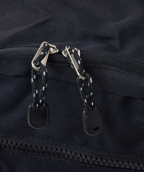 Dickies(ディッキーズ)の「【DICKIES/ディッキーズ】SQUARE POCKET BACK PACK 14846700/ バックパック /デイパック/ リュック/ メンズ /ユニセックス【WEB限定】(バックパック/リュック・メンズ・ブラック/レッド・フリー)」の4枚目の写真