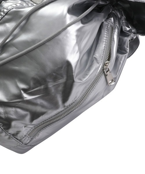 MUCENT（ムセント）の「【日本未発売/WEB限定】MUCENT(ムセント)/軽量 ミニ シャイニー ドローストリング ナップザック リュック バックパック/GLOSSY MINI BACKPACK（バックパック/リュック・レディース・ブラック/シルバー・FREE）」の15枚目の写真