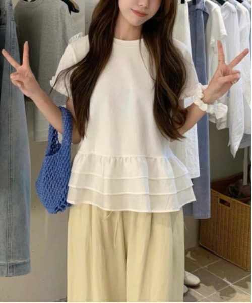 AMELY(エミリー)の「フリルTシャツ(Tシャツ/カットソー・レディース・ホワイト/グレー/ブルー/ブルー系その他・フリー)」の1枚目の写真