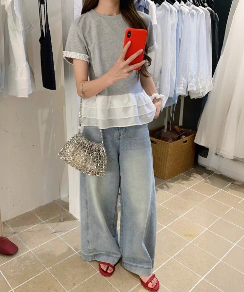 AMELY(エミリー)の「フリルTシャツ(Tシャツ/カットソー・レディース・ホワイト/グレー/ブルー/ブルー系その他・フリー)」の7枚目の写真