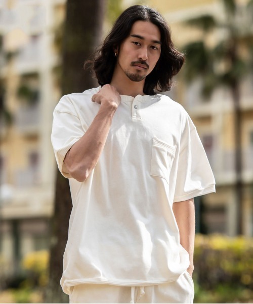 JEMORGAN(ジェーイーモーガン)の「『JEMORGAN LONG JOHNS/ジェーイーモーガンロングジョーンズ』20/2 OE天竺カットオフリブ半袖ボタンヘンリー【+】(Tシャツ/カットソー・メンズ・モカ/ブラック/グレー/オフホワイト・L/XL/M)」の2枚目の写真