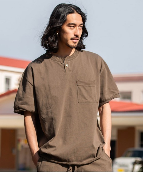 JEMORGAN(ジェーイーモーガン)の「『JEMORGAN LONG JOHNS/ジェーイーモーガンロングジョーンズ』20/2 OE天竺カットオフリブ半袖ボタンヘンリー【+】(Tシャツ/カットソー・メンズ・モカ/ブラック/グレー/オフホワイト・L/XL/M)」の4枚目の写真