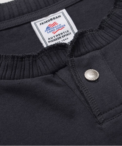 JEMORGAN(ジェーイーモーガン)の「『JEMORGAN LONG JOHNS/ジェーイーモーガンロングジョーンズ』20/2 OE天竺カットオフリブ半袖ボタンヘンリー【+】(Tシャツ/カットソー・メンズ・モカ/ブラック/グレー/オフホワイト・L/XL/M)」の9枚目の写真