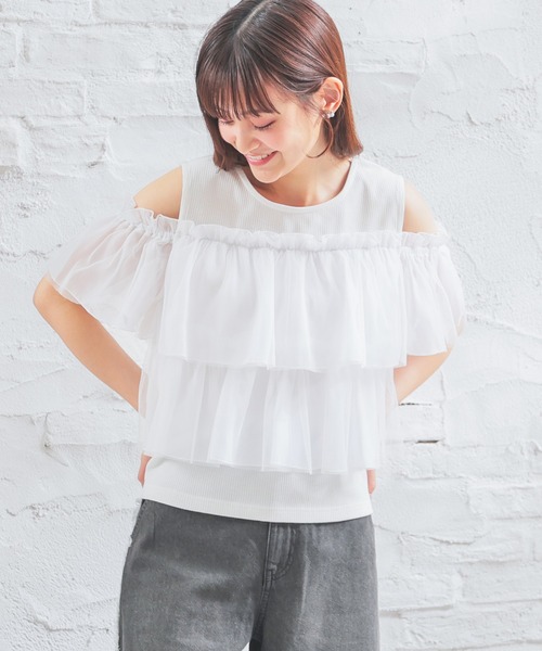 Honeys(ハニーズ)の「肩あきフリルトップス(Tシャツ/カットソー・レディース・ブラック/ホワイト/サックスブルー/ピンク・S/M/L)」の11枚目の写真