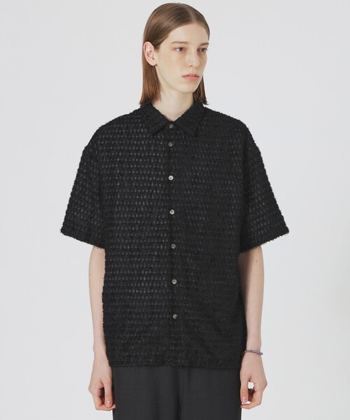 LOVELESS（ラブレス）の「シアーシャギージオメトリックハーフスリーブシャツ（シャツ/ブラウス・メンズ・オフホワイト/ブラック/ブルー系その他7・L/M）」の2枚目の写真