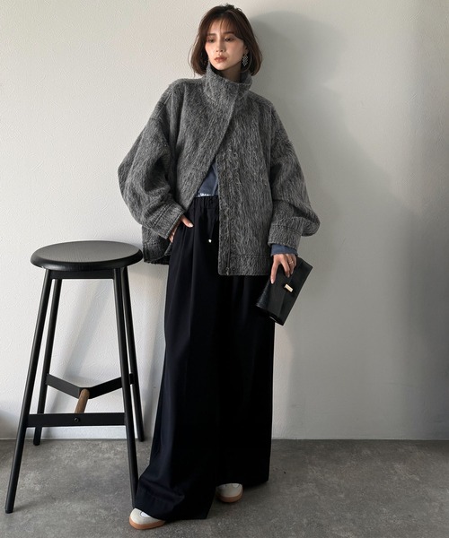 Classical Evon(クラシカルエヴォン)の「【Classical Evon】洗練された大人の魅力を惹き出す。シャギースタンド比翼デザインブルゾン(ブルゾン・レディース・チャコール/イエロー/ブラック・MEDIUM/LARGE/X-LARGE/SMALL)」の18枚目の写真