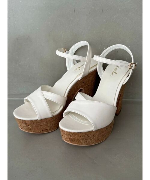 dazzlin（ダズリン）の「コルクヒールサンダル（サンダル・レディース・ブラウン/ブラック/アイボリー・LARGE/MEDIUM/SMALL）」の7枚目の写真