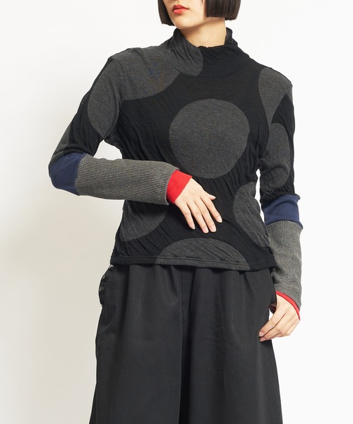 gomme（ゴム）の「ドットJQ　　レイヤーアームＴ（Tシャツ/カットソー・レディース・ブラック/テラコッタ/チャコールグレー・MEDIUM）」の2枚目の写真