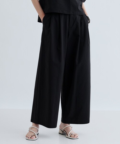 GALLEST(ギャレスト)の「【セットアップ可能】ストライプサッカーワイドパンツ【洗える/カセット服】(その他パンツ・レディース・ブラック/ブラウン系その他・38/40/36)」の1枚目の写真