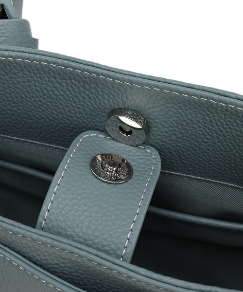 PADMA（パドマ）の「【PADMA/パドマ】 キーチャーム付 本革ベルトデザインハンドバッグ（ビジネスバッグ・レディース・ブラック/グレイッシュベージュ/スモークピンク/ベージュ系その他/サックスブルー・FREE）」の10枚目の写真