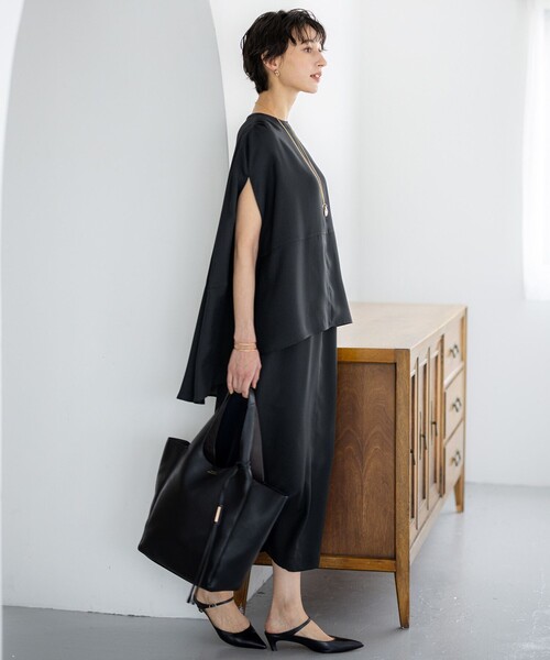 23区 S(ニジュウサンクチイサイサイズ)の「【一部店舗限定/UVカット/洗える】ライトウェイトツイル ケープ付き ワンピース(ワンピース・レディース・ブラウン系/ブラック系・32)」の21枚目の写真