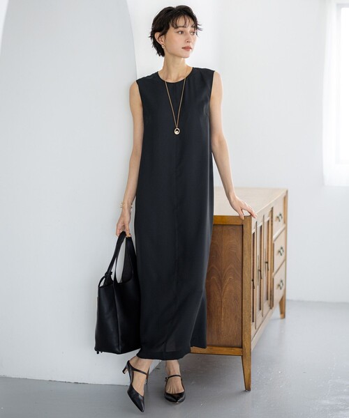 23区 S(ニジュウサンクチイサイサイズ)の「【一部店舗限定/UVカット/洗える】ライトウェイトツイル ケープ付き ワンピース(ワンピース・レディース・ブラウン系/ブラック系・32)」の10枚目の写真