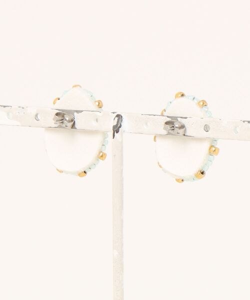 tone（トーン）の「【chiguhagu】【chiguhagu】押花×ビーズ刺繍ピアス(MA)（ピアス（両耳用）・レディース・シアン・FREE）」の4枚目の写真