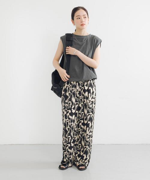 URBAN RESEARCH(アーバンリサーチ)の「ショルダーパッドカットソー(Tシャツ/カットソー・レディース・チャコールグレー/ベージュ・FREE)」の6枚目の写真