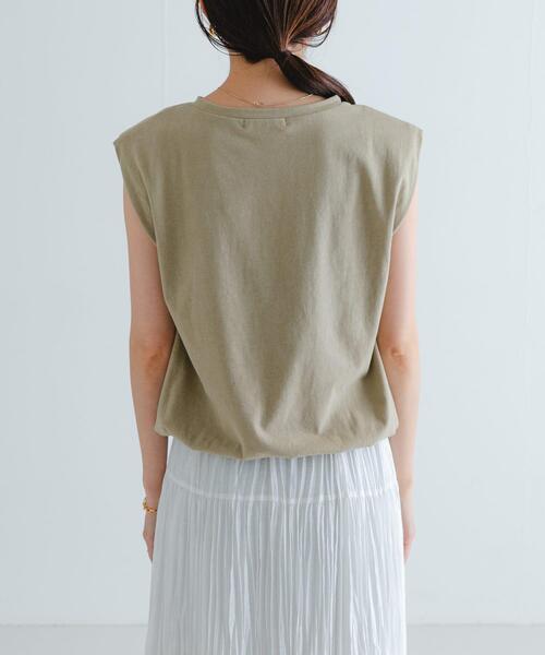 URBAN RESEARCH(アーバンリサーチ)の「ショルダーパッドカットソー(Tシャツ/カットソー・レディース・チャコールグレー/ベージュ・FREE)」の5枚目の写真