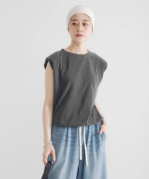 URBAN RESEARCH(アーバンリサーチ)の「ショルダーパッドカットソー(Tシャツ/カットソー・レディース・チャコールグレー/ベージュ・FREE)」の17枚目の写真