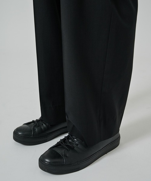 STUDIOUS（ステュディオス）の「【STUDIOUS】COOL WOOL WIDE SLACKS / 涼しいウール / 洗い可能（スラックス・メンズ・ブラック/ダークグリーン・1/2）」の3枚目の写真