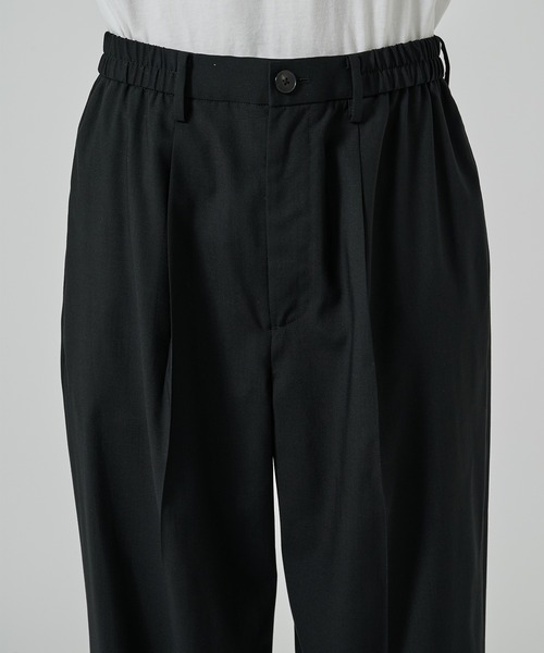 STUDIOUS（ステュディオス）の「【STUDIOUS】COOL WOOL WIDE SLACKS / 涼しいウール / 洗い可能（スラックス・メンズ・ブラック/ダークグリーン・1/2）」の4枚目の写真
