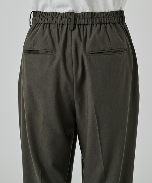 STUDIOUS（ステュディオス）の「【STUDIOUS】COOL WOOL WIDE SLACKS / 涼しいウール / 洗い可能（スラックス・メンズ・ブラック/ダークグリーン・1/2）」の6枚目の写真
