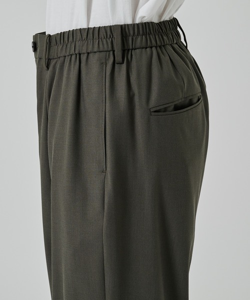 STUDIOUS（ステュディオス）の「【STUDIOUS】COOL WOOL WIDE SLACKS / 涼しいウール / 洗い可能（スラックス・メンズ・ブラック/ダークグリーン・1/2）」の7枚目の写真