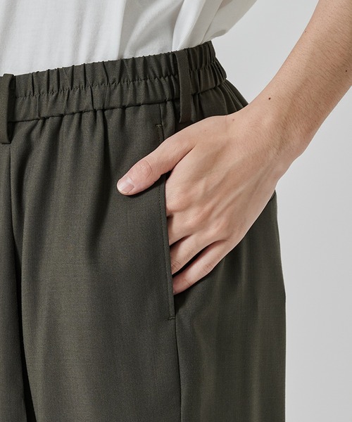 STUDIOUS（ステュディオス）の「【STUDIOUS】COOL WOOL WIDE SLACKS / 涼しいウール / 洗い可能（スラックス・メンズ・ブラック/ダークグリーン・1/2）」の8枚目の写真