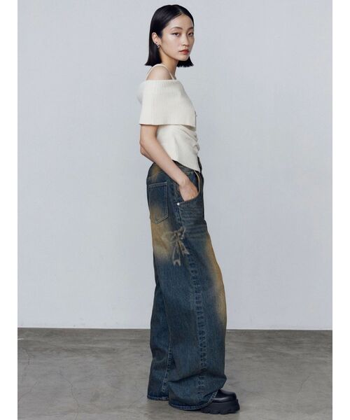 EMODA（エモダ）の「フロントボタンオフショルダーニット（ニット/セーター・レディース・ブルー/ブラック/ホワイト/ブラウン・FREE）」の11枚目の写真