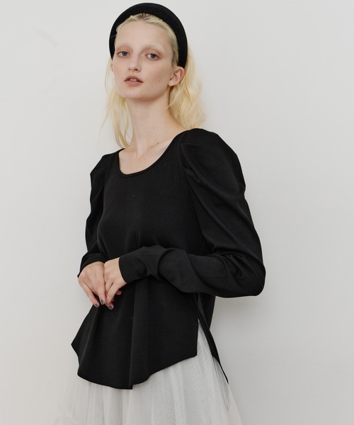 LA BELLE ETUDE(ラベルエチュード)の「ギャザーロングパフスリーブカットソー(Tシャツ/カットソー・レディース・ライトブルー/ブラック/ブラウン/ホワイト/ピンク・FREE)」の1枚目の写真