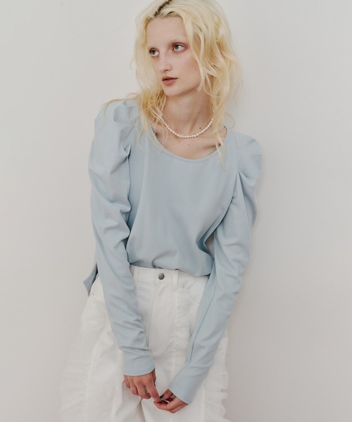 LA BELLE ETUDE(ラベルエチュード)の「ギャザーロングパフスリーブカットソー(Tシャツ/カットソー・レディース・ライトブルー/ブラック/ブラウン/ホワイト/ピンク・FREE)」の9枚目の写真