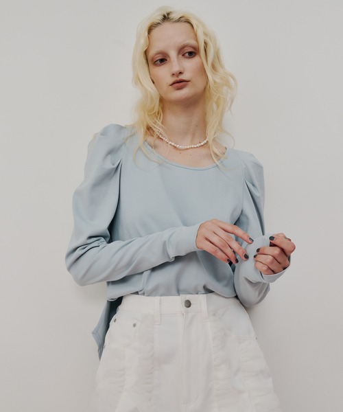 LA BELLE ETUDE(ラベルエチュード)の「ギャザーロングパフスリーブカットソー(Tシャツ/カットソー・レディース・ライトブルー/ブラック/ブラウン/ホワイト/ピンク・FREE)」の10枚目の写真