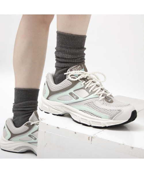 Reebok（リーボック）の「プレミアトリニティ KFS / PREMIER TRINITY KFS（スニーカー・レディース・グレー/ベージュ・22.5cm/23.0cm/23.5cm/24.5cm/24.0cm/25.0cm/25.5cm/26.0cm/22.0cm）」の12枚目の写真