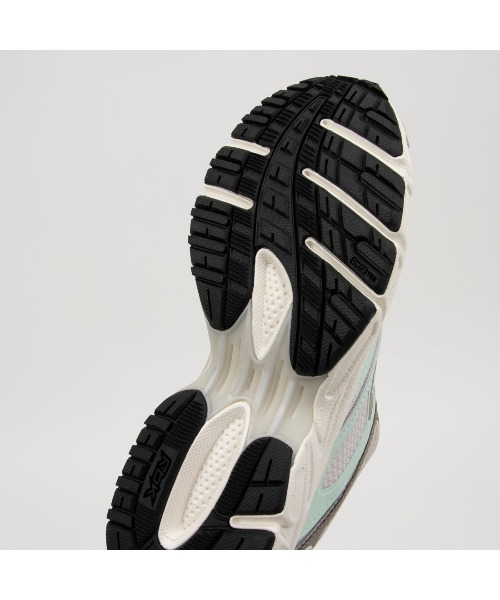 Reebok（リーボック）の「プレミアトリニティ KFS / PREMIER TRINITY KFS（スニーカー・レディース・グレー/ベージュ・22.5cm/23.0cm/23.5cm/24.5cm/24.0cm/25.0cm/25.5cm/26.0cm/22.0cm）」の16枚目の写真