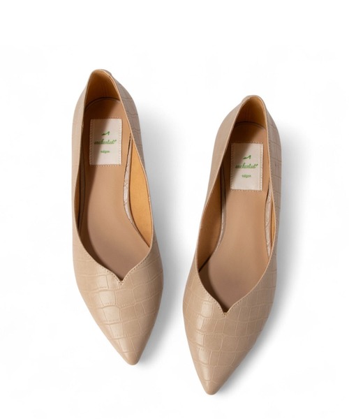 enchanted(エンチャンテッド)の「晴雨兼用Vカットポインテッドフラットシューズ(パンプス・レディース・ブラック/ベージュ/ダークブラウン・37/36/35/41/40/39/38)」の7枚目の写真