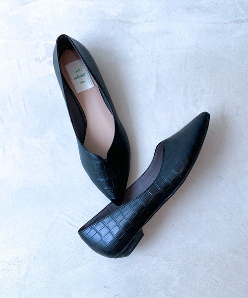 enchanted(エンチャンテッド)の「晴雨兼用Vカットポインテッドフラットシューズ(パンプス・レディース・ブラック/ベージュ/ダークブラウン・37/36/35/41/40/39/38)」の17枚目の写真