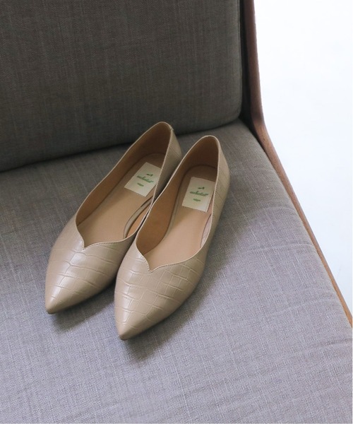 enchanted(エンチャンテッド)の「晴雨兼用Vカットポインテッドフラットシューズ(パンプス・レディース・ブラック/ベージュ/ダークブラウン・37/36/35/41/40/39/38)」の6枚目の写真