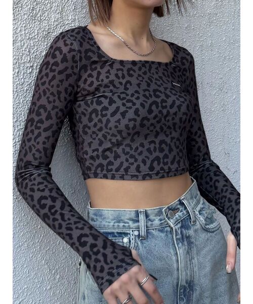 EMODA（エモダ）の「シアーベロアプレートクロップトップ（Tシャツ/カットソー・レディース・ブラック/グレー/その他/ブラウン/その他1・FREE）」の6枚目の写真